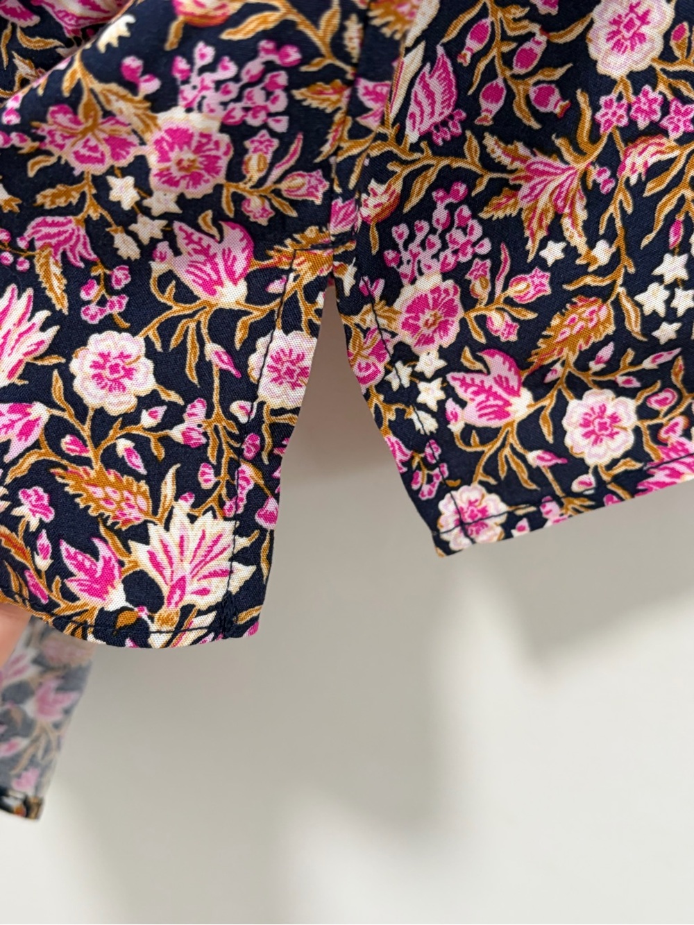 Old Navy NWT size Medium Floral Ruffle Trim Tank Top Cami Navy Pink Rayon - Picture 6 of 11